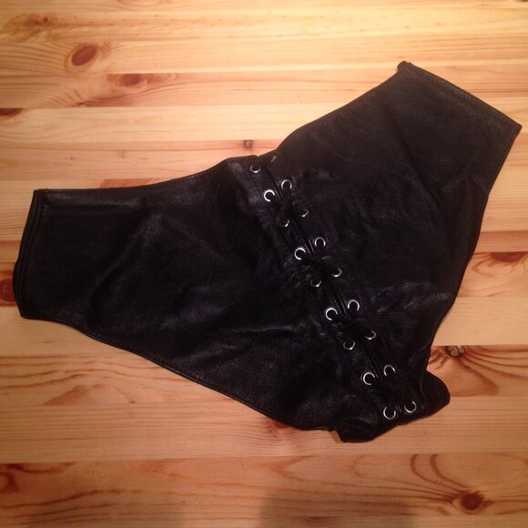 Allure Leather Very Short Laced Leather Shorts (Hotpants) - Picture 4 of 7